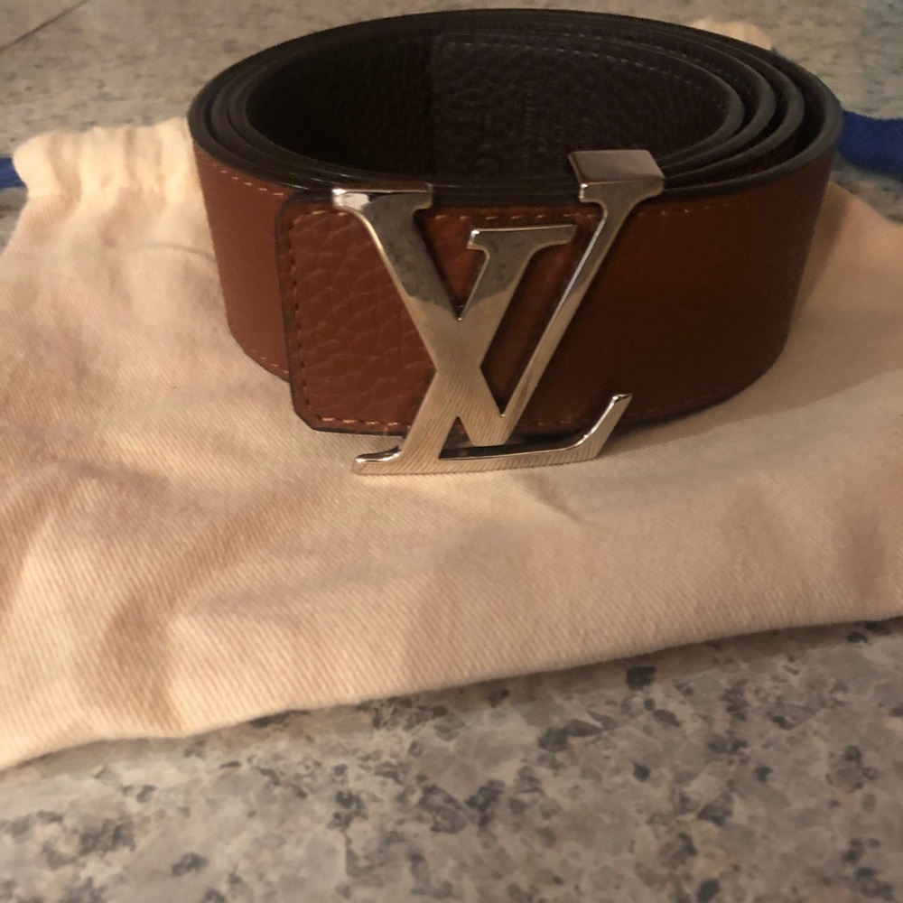 Louis Vuitton reversible belt
